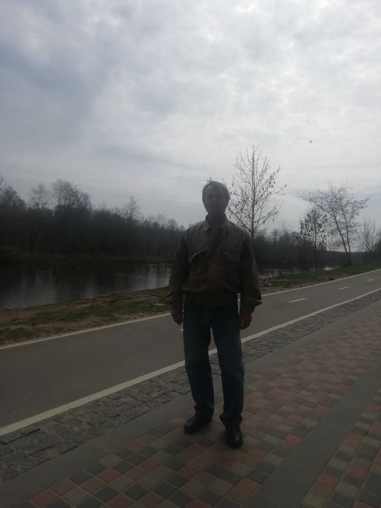  33986456  Aleks, 61 ,    