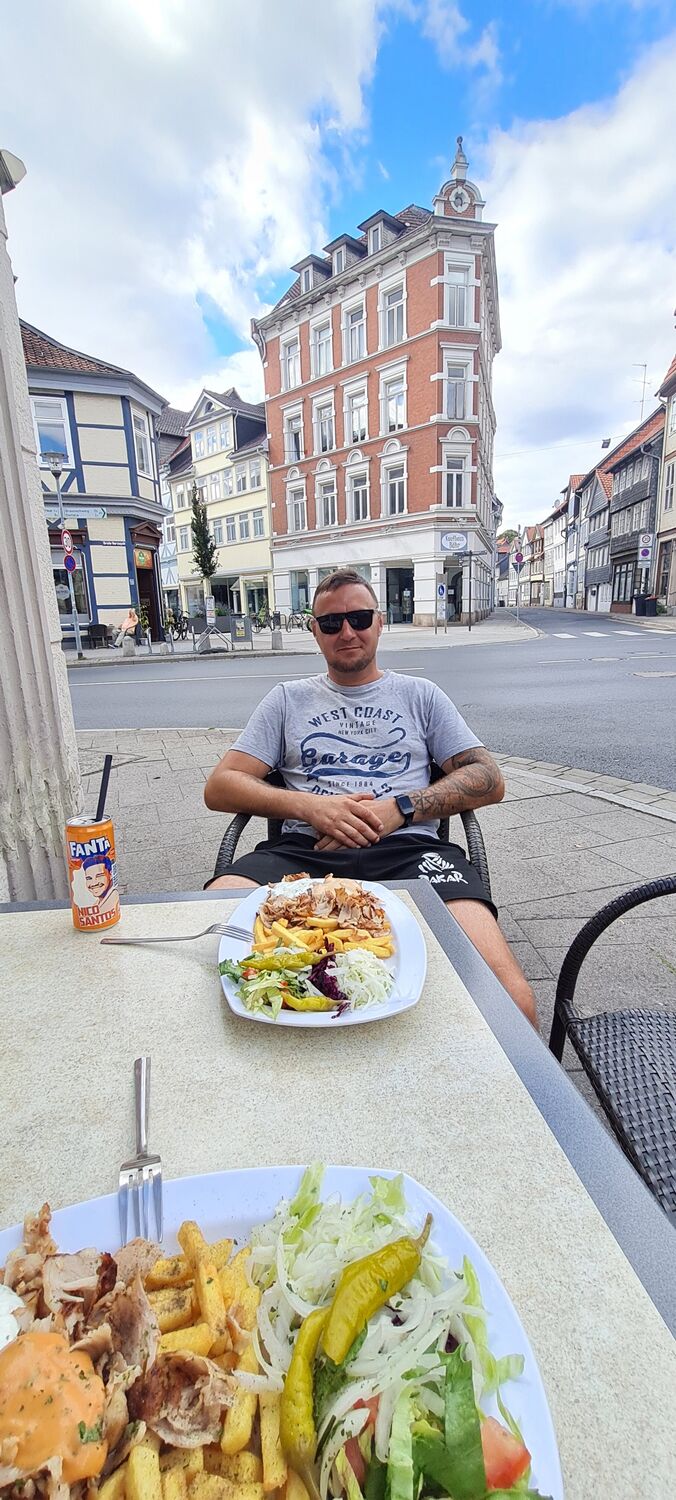  54587936  Alex, 40 ,    