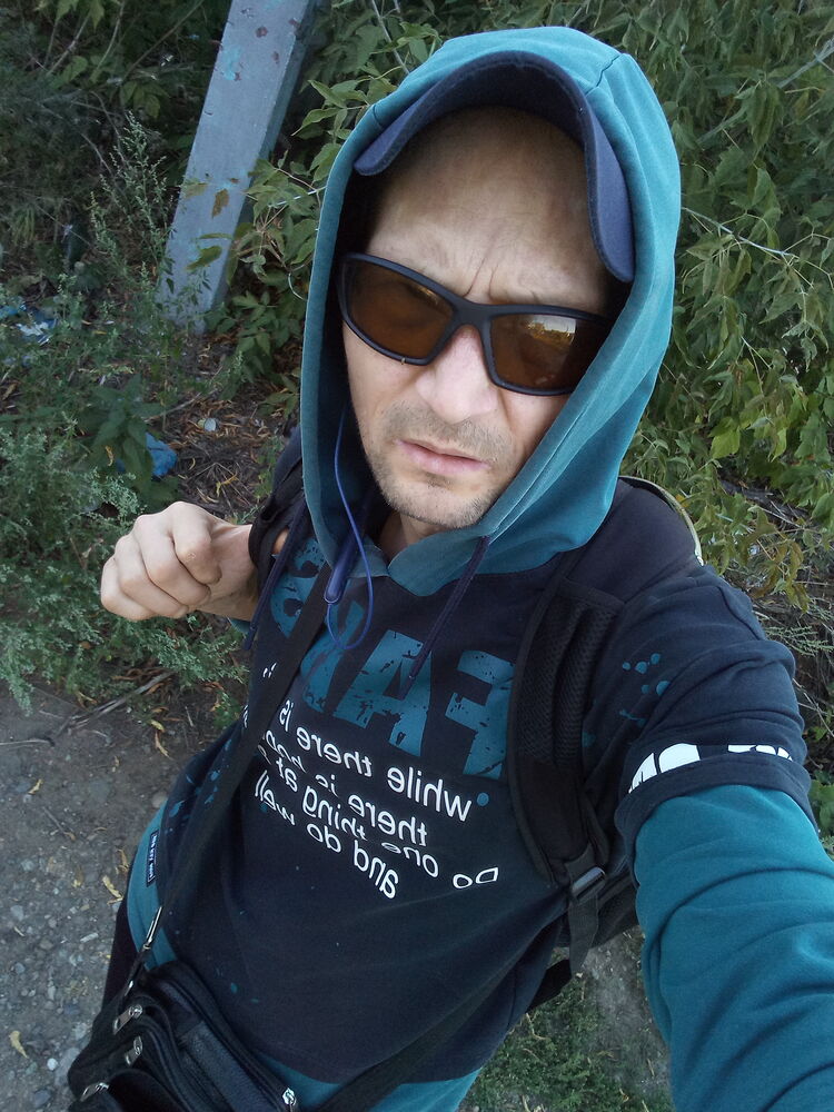  44315226  Yury, 45 ,    