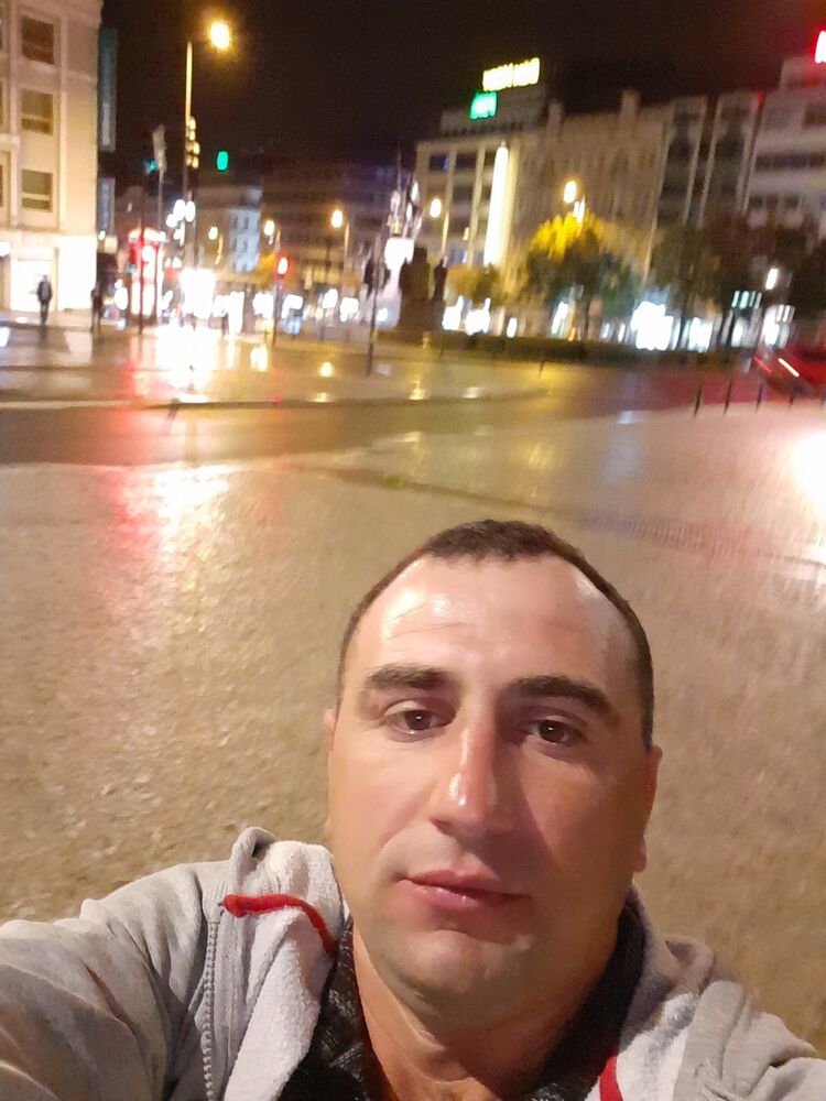  28177126  Jora, 41 ,    