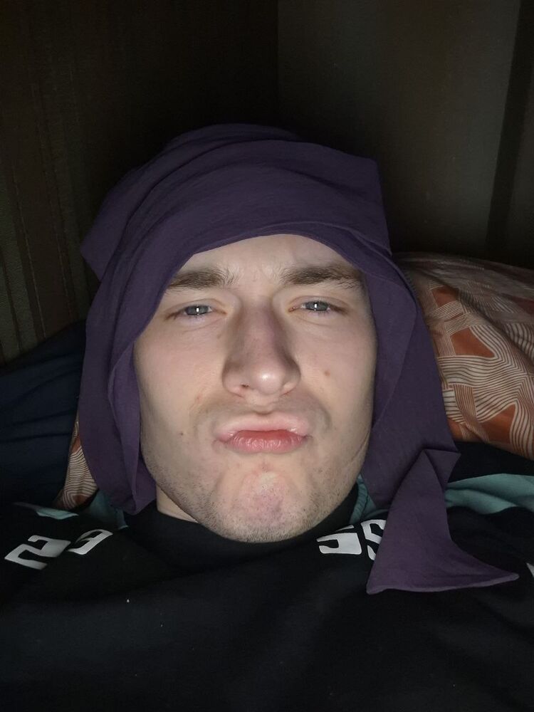  51401936  Tima, 21 ,    