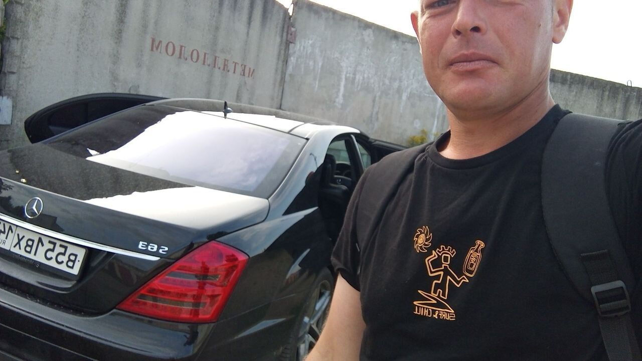  ,   Denis, 33 ,     , c , 