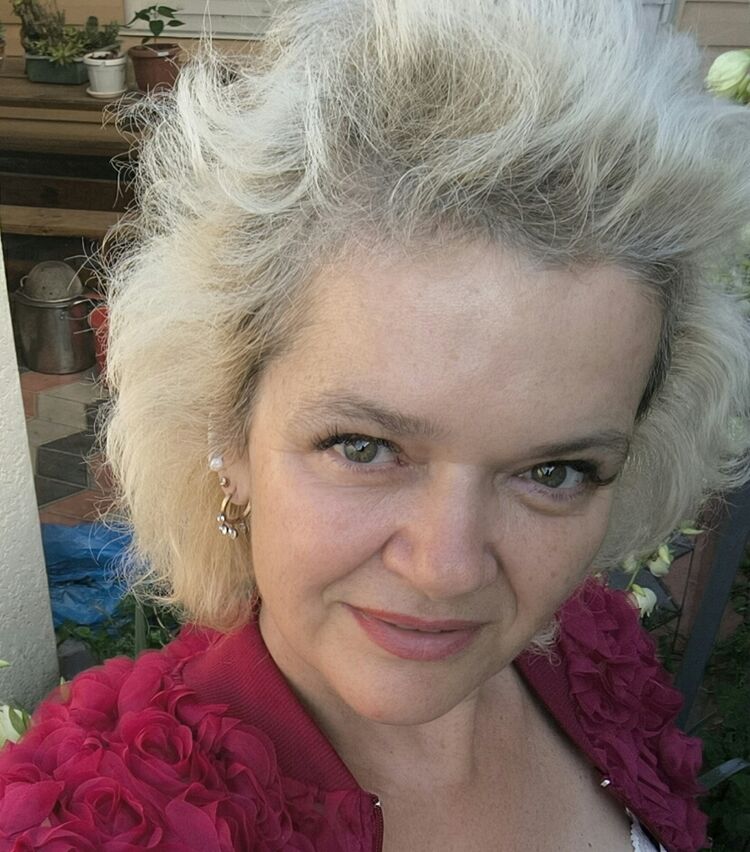  54070066  Svitlana, 51 ,    