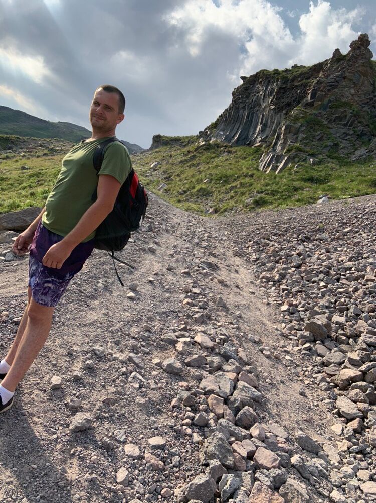  27680866  Maxim, 31 ,    