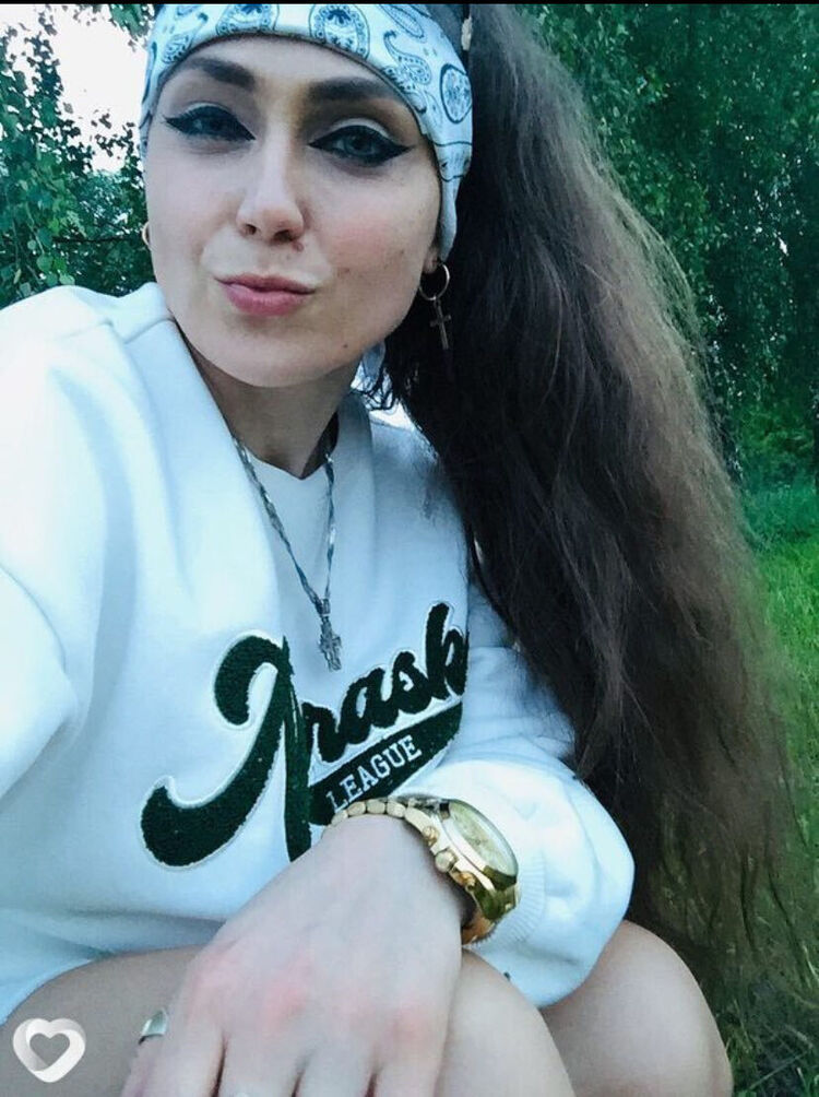  52500716  Kristina, 35 ,    