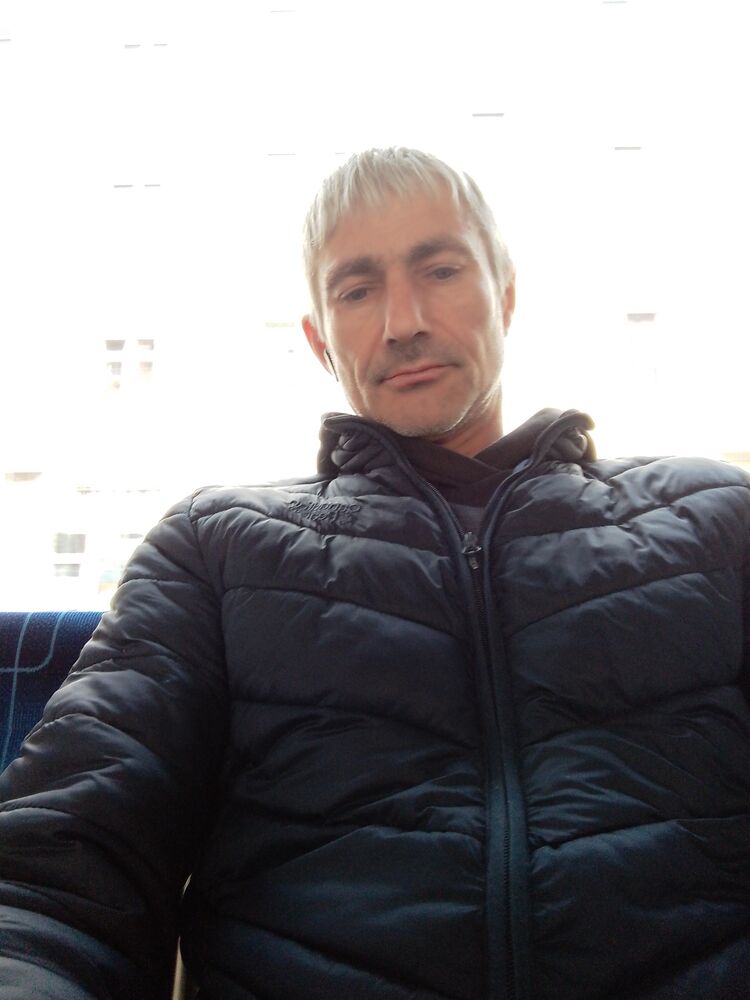  Rosengarten,   Liviu, 46 ,   c 