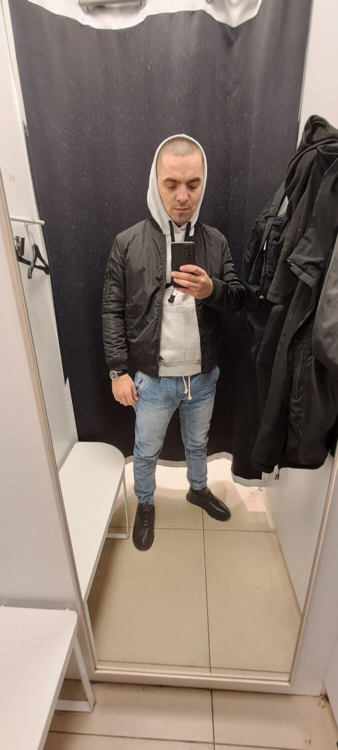  31967356  , 32 ,     
