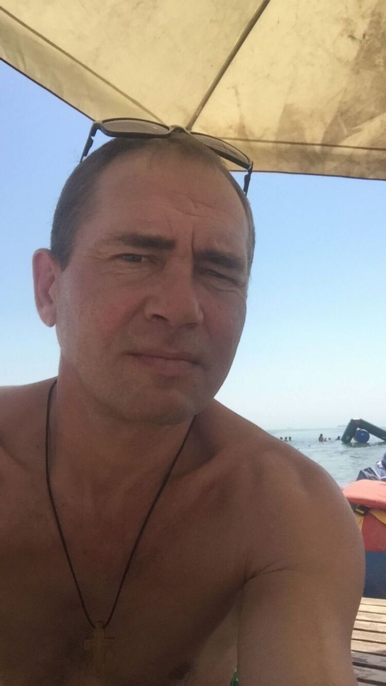  33883946  , 49 ,    