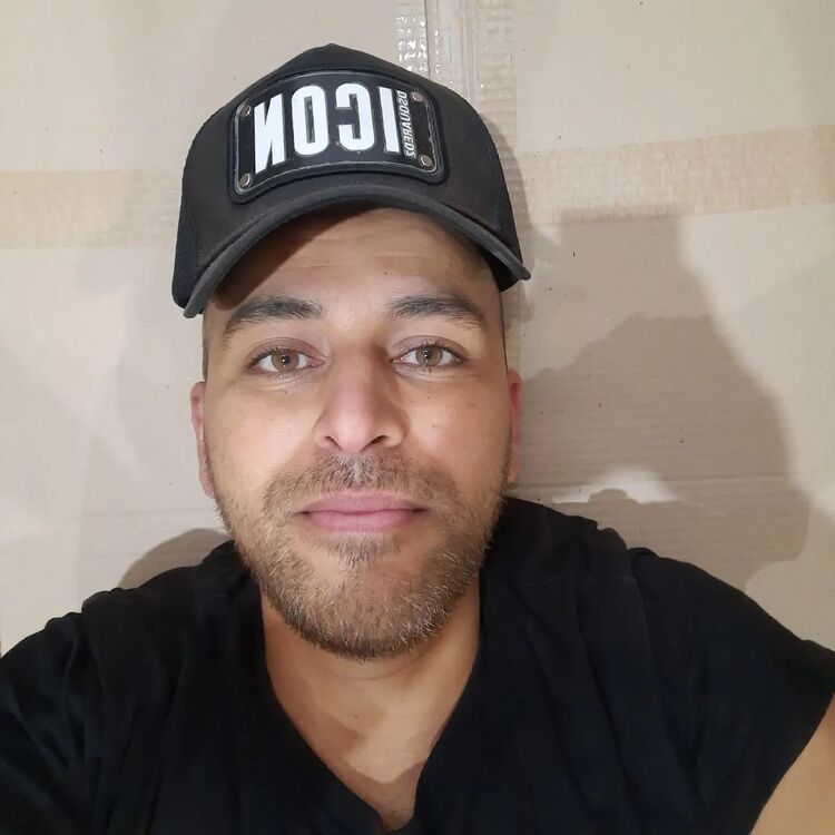  54452986  Roberto, 37 ,    