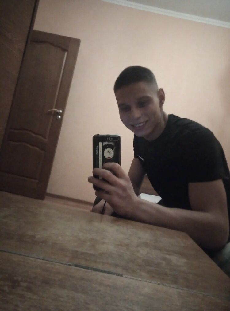  ,   Evgeny, 22 ,     