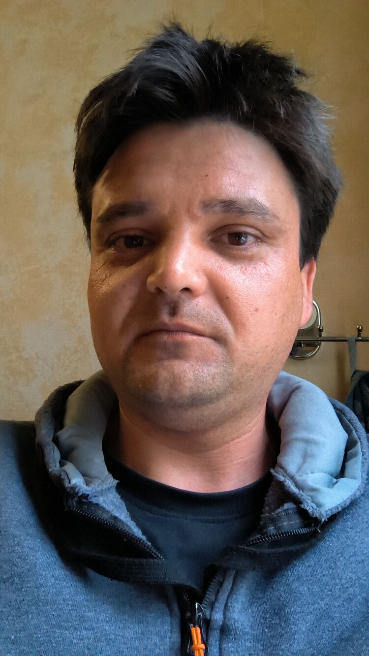  52690906  Andrei, 37 ,    