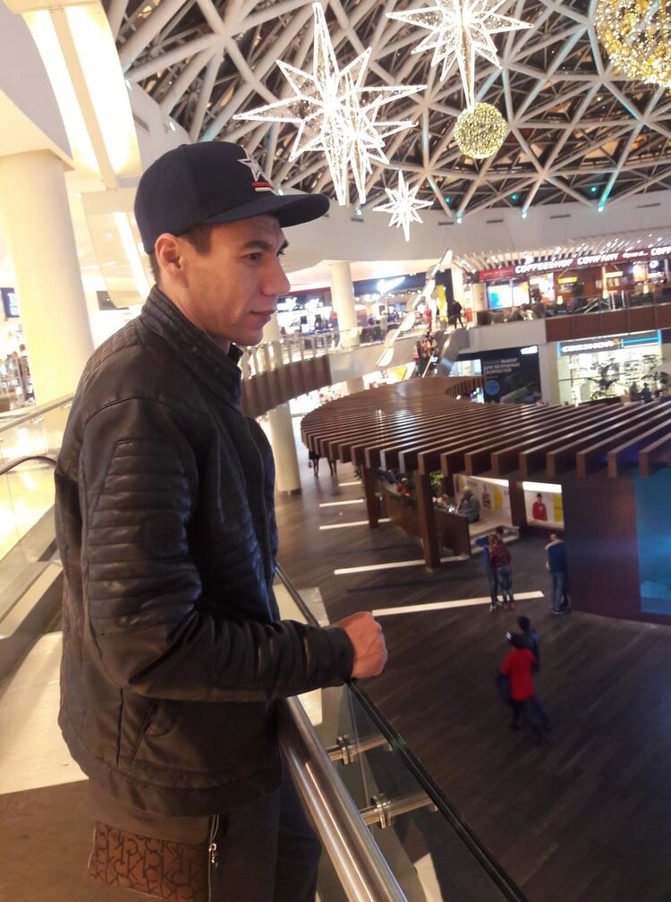  ,   Ruslan, 42 ,   ,   , c 