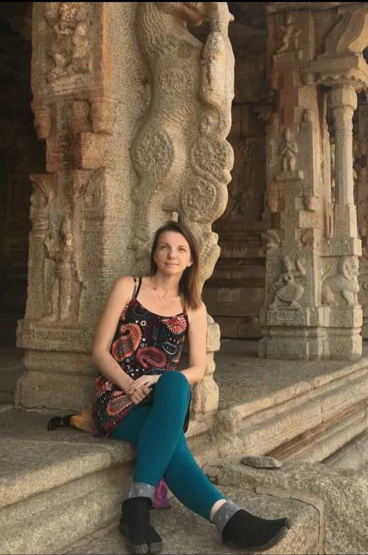  ,   Zoya, 47 ,   ,   