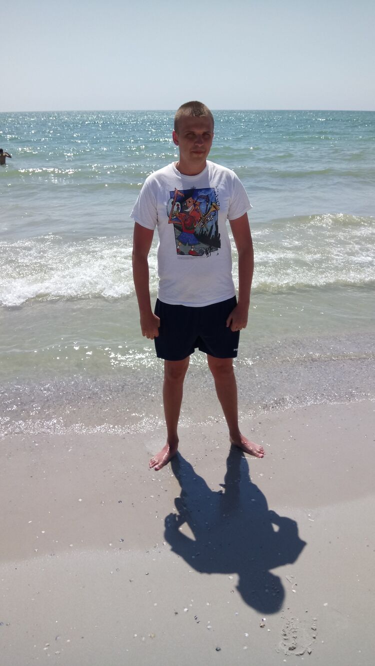  27694556  Andrej, 38 ,    