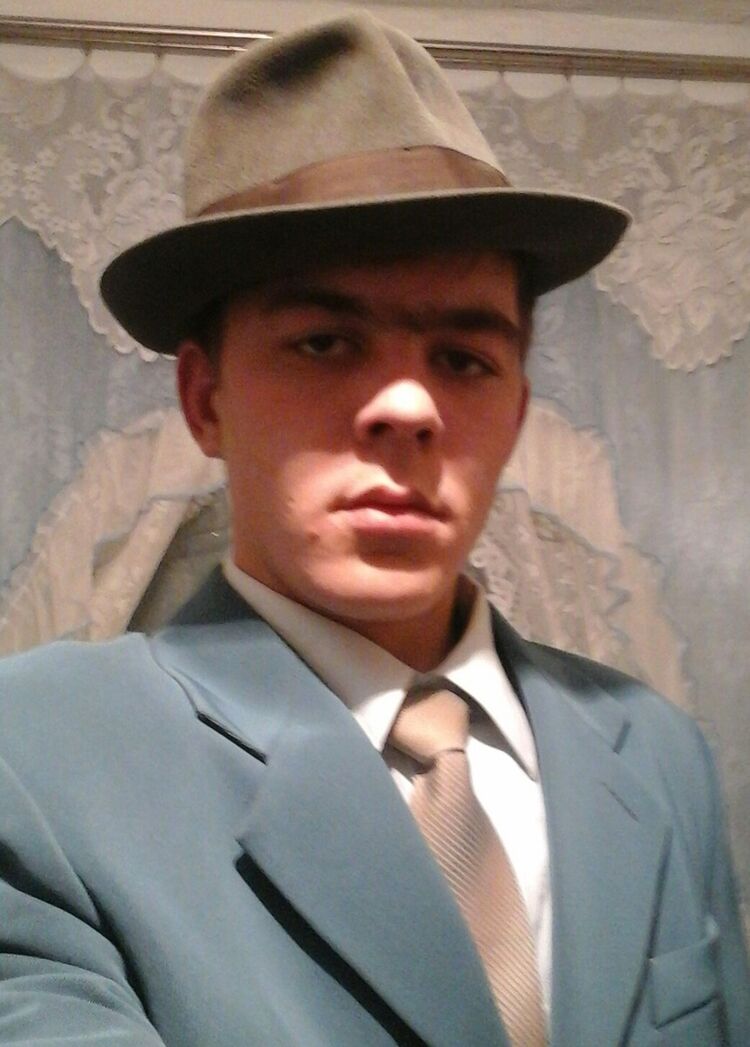  5606886  Artem, 31 ,    