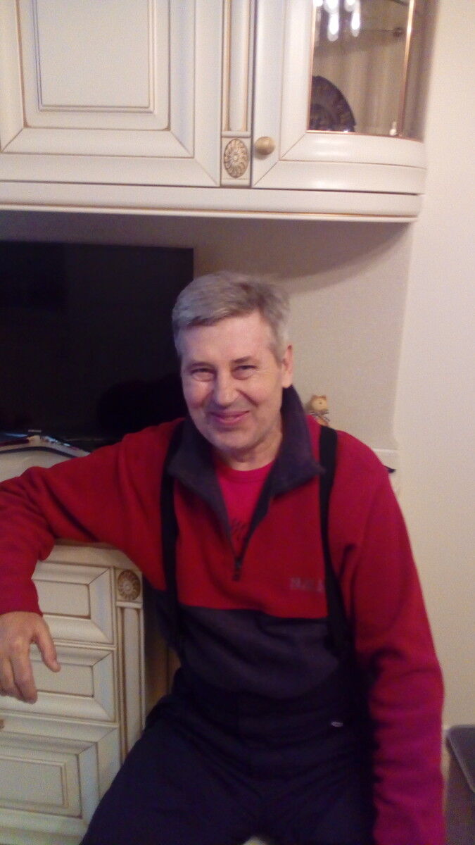  11186946  Anatolii, 69 ,    