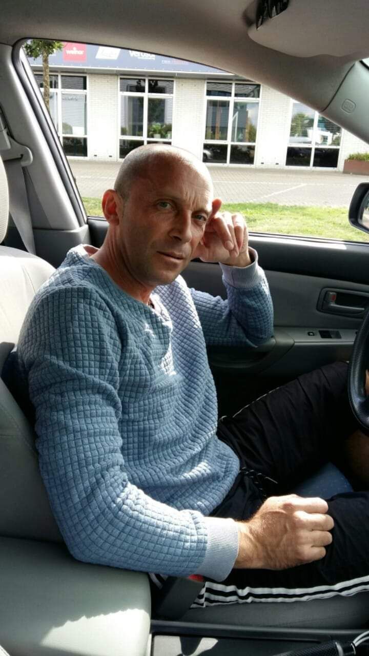  49745436  Vaidas, 51 ,    Kleve