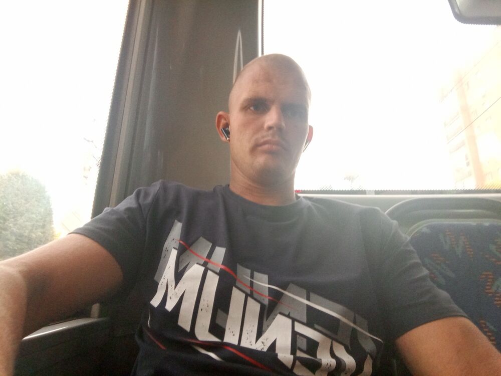  45208776  Oleg, 25 ,    