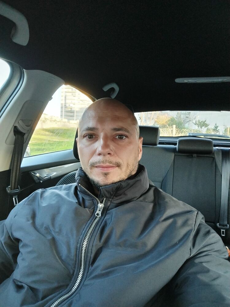  48370296  Igor, 37 ,    