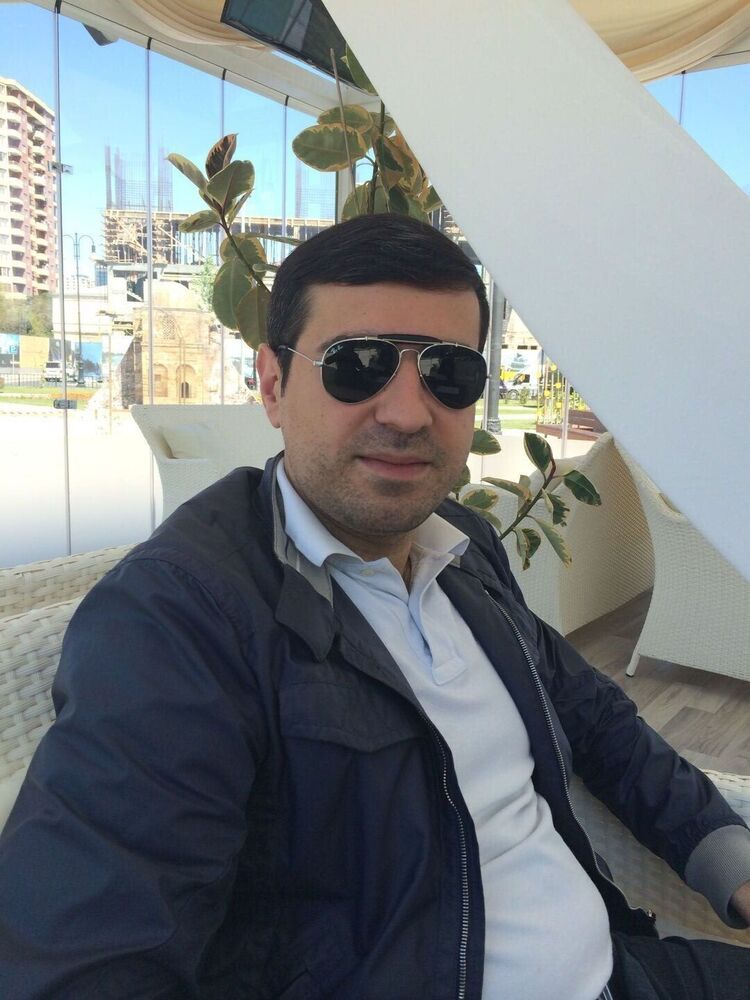  ,   Orxan A, 42 ,   ,   , c , 