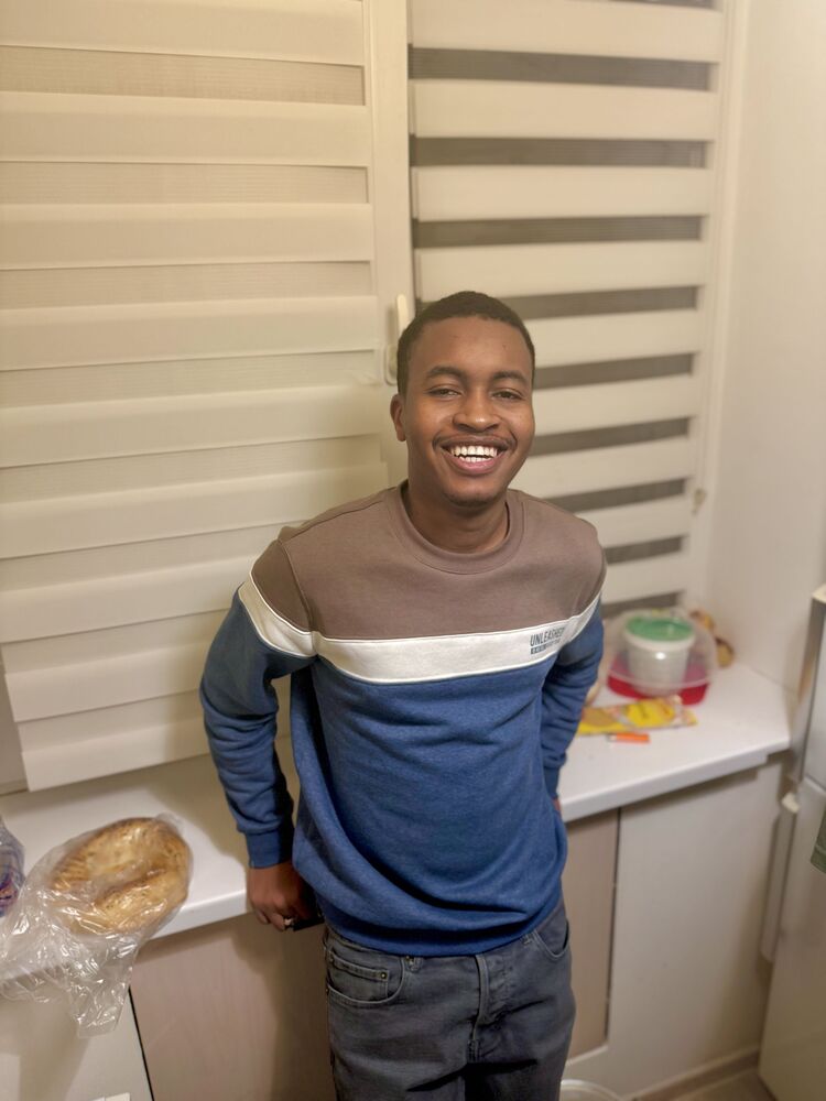  48867506  Diallo, 21 ,    Southwark