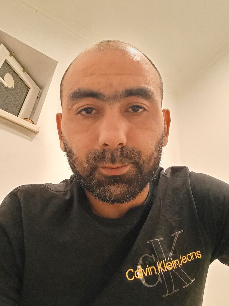  46330956  , 21 ,    