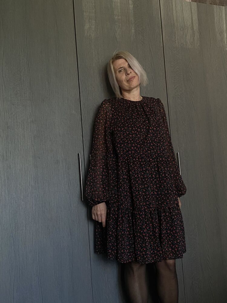  ,   Larisa, 51 ,   ,   , c 