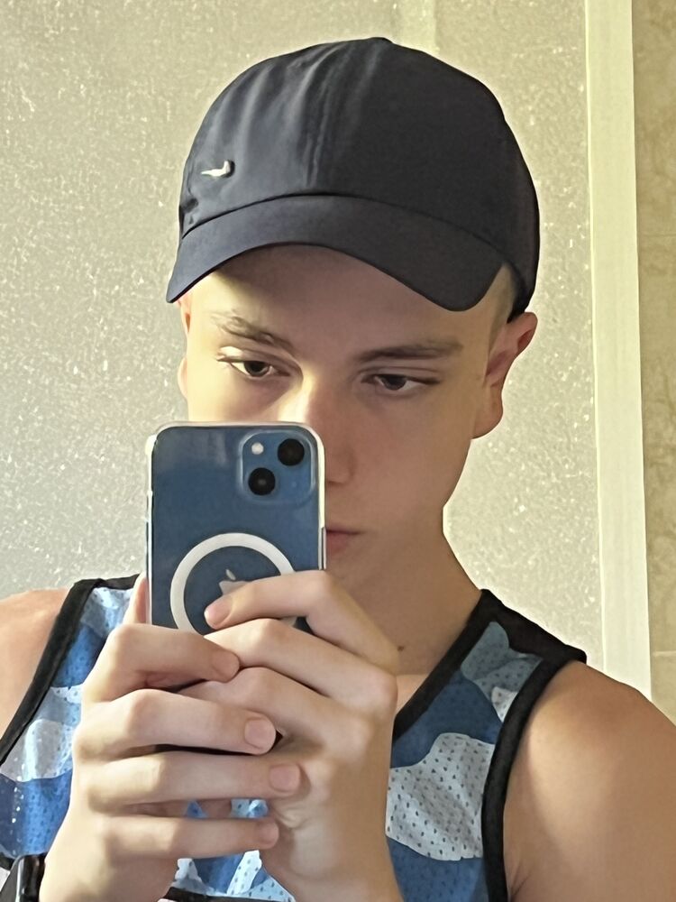  47883466  Artem, 22 ,    