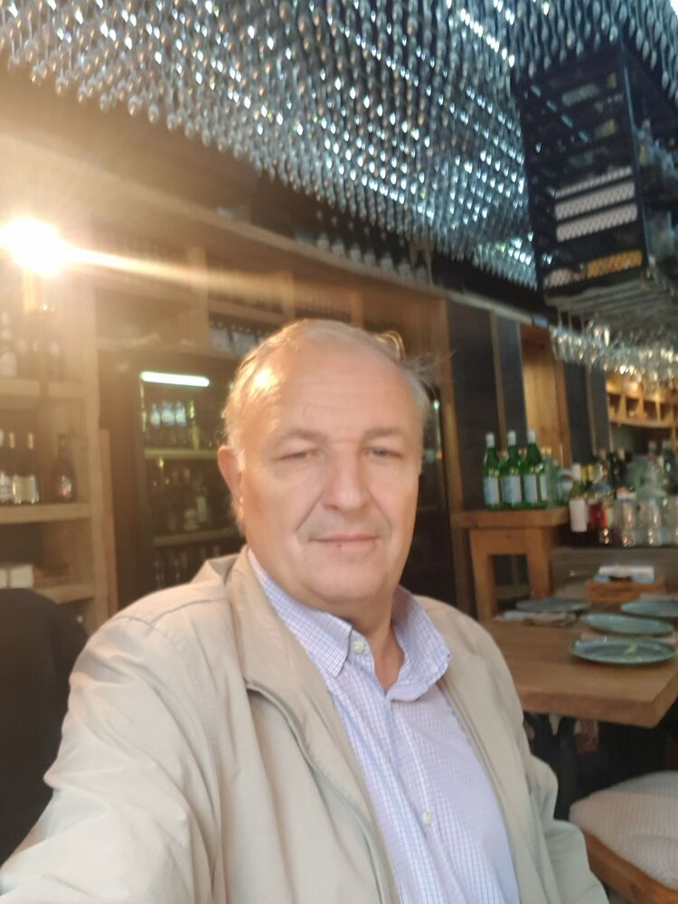  51434056  Viktor, 67 ,    