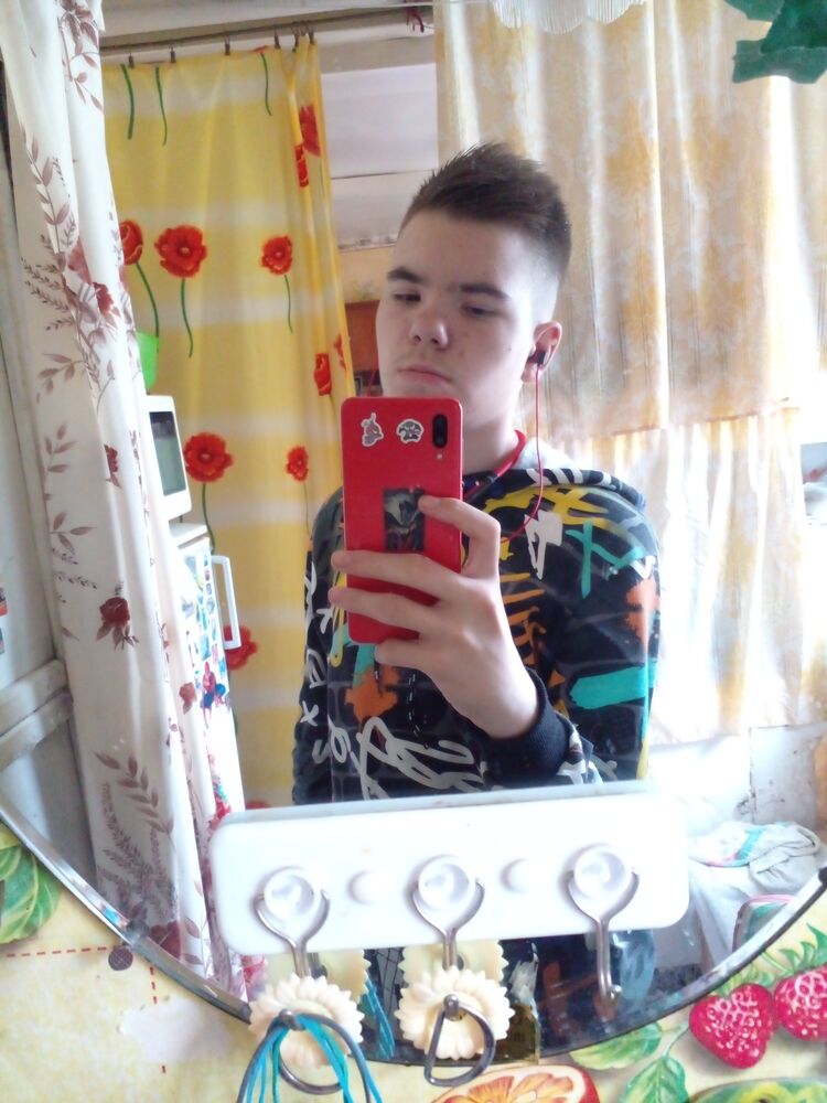  27151616  Daniil, 21 ,    