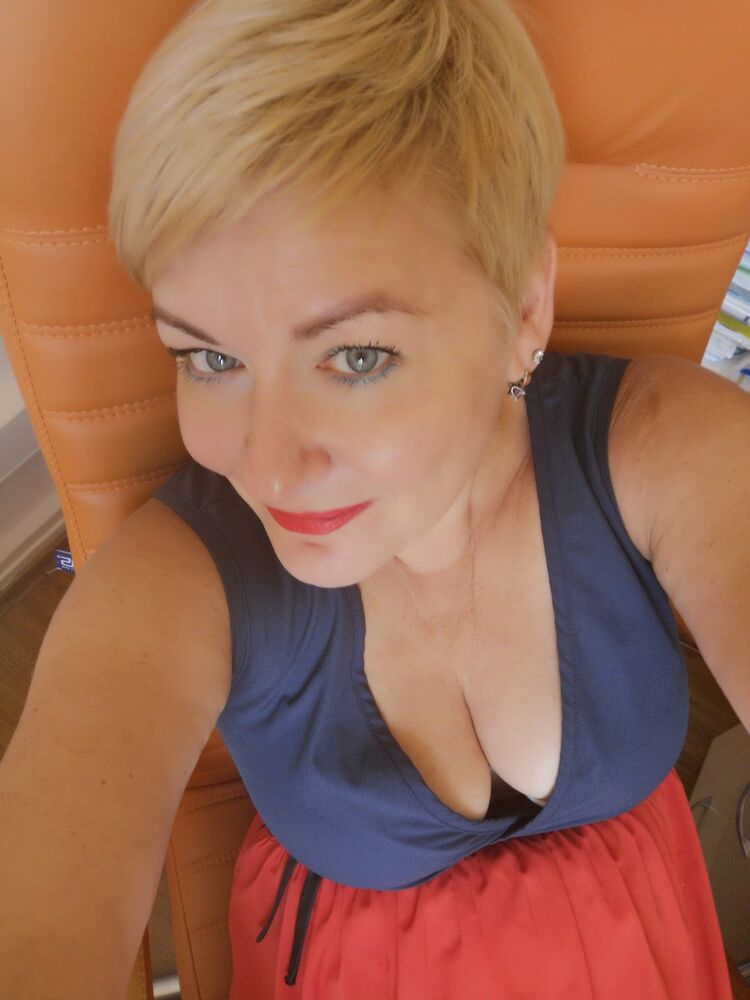  16628476  Radmila, 49 ,    
