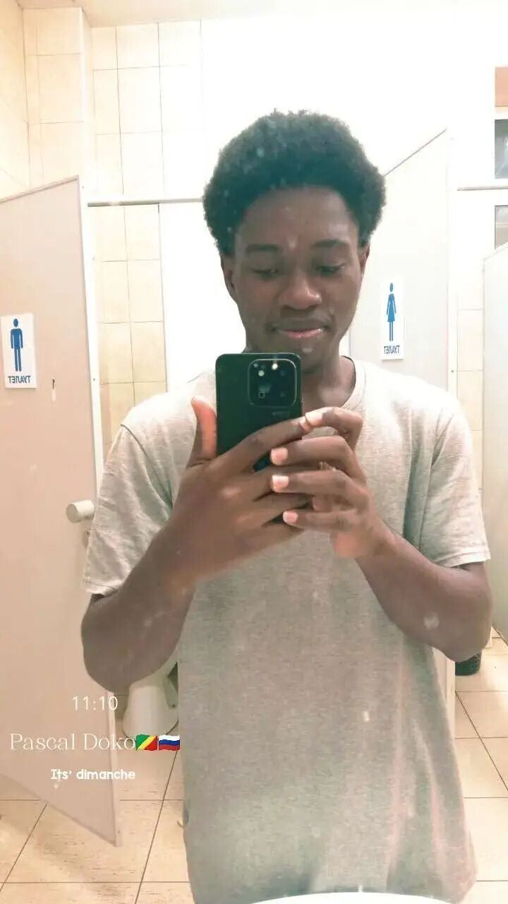  54780706  Pascal, 18 ,    Utopia