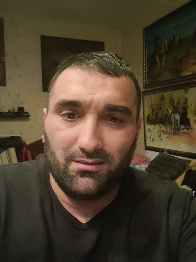  ,   Artur, 40 ,   c 