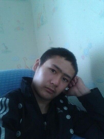  ,   Kolia, 32 ,   