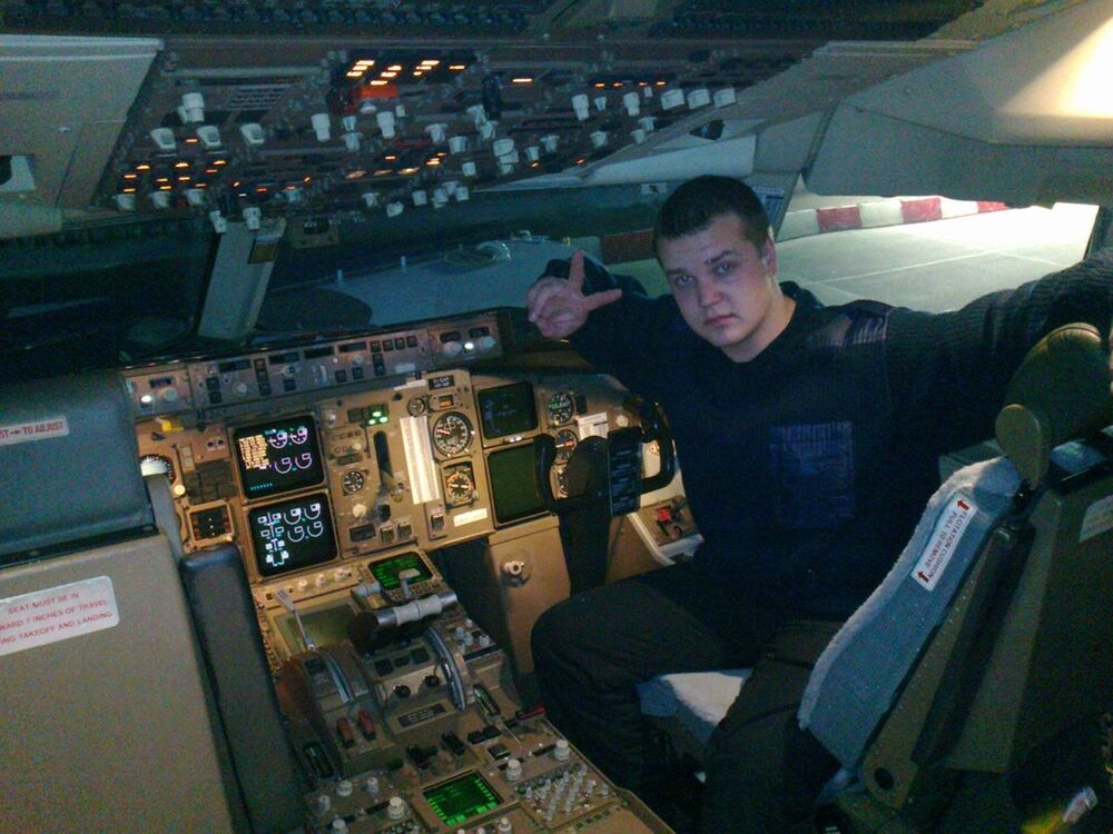  3995766  Vitek, 37 ,    