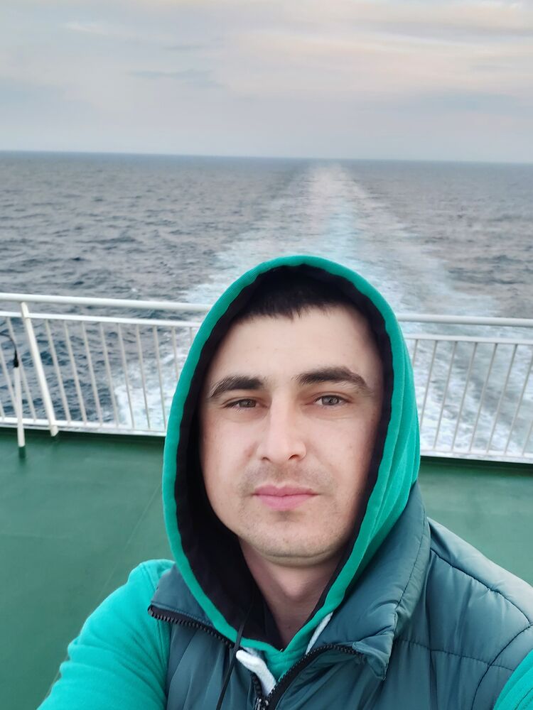  ,   Ivan, 34 ,   ,   