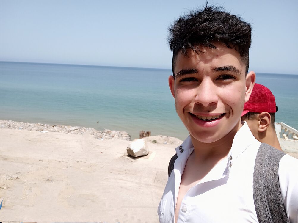  23221646  Mohamed, 23 ,    Algiers