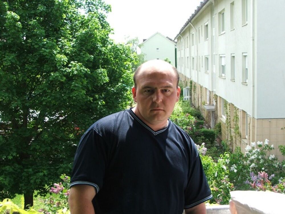  ,   Viktor, 48 ,   ,   , c 