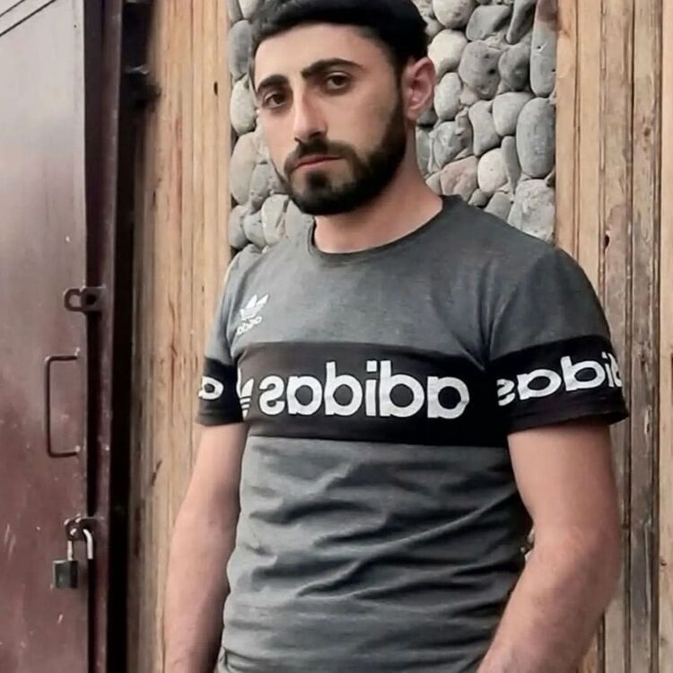  54263666  Arayik, 28 ,    