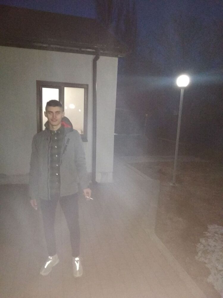  15719386  Pavel, 25 ,    