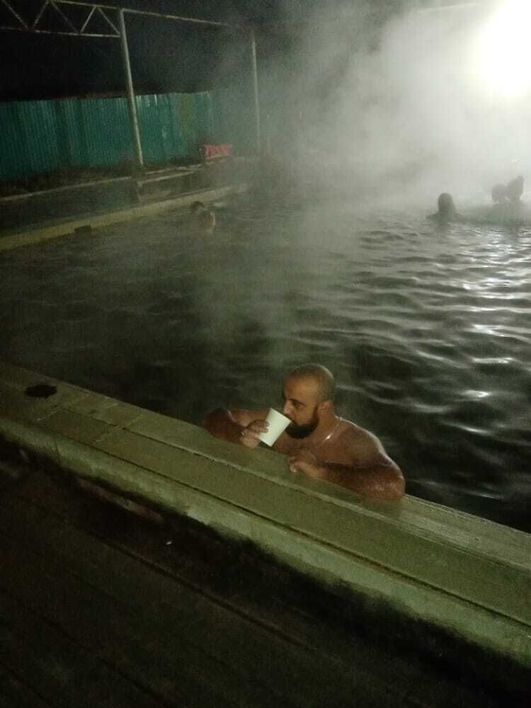  30368086  Yakha, 37 ,    