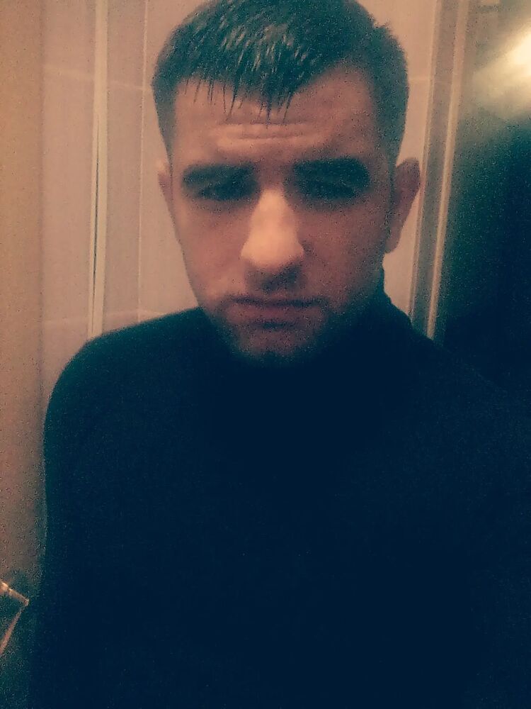  29938766  Artur, 35 ,    