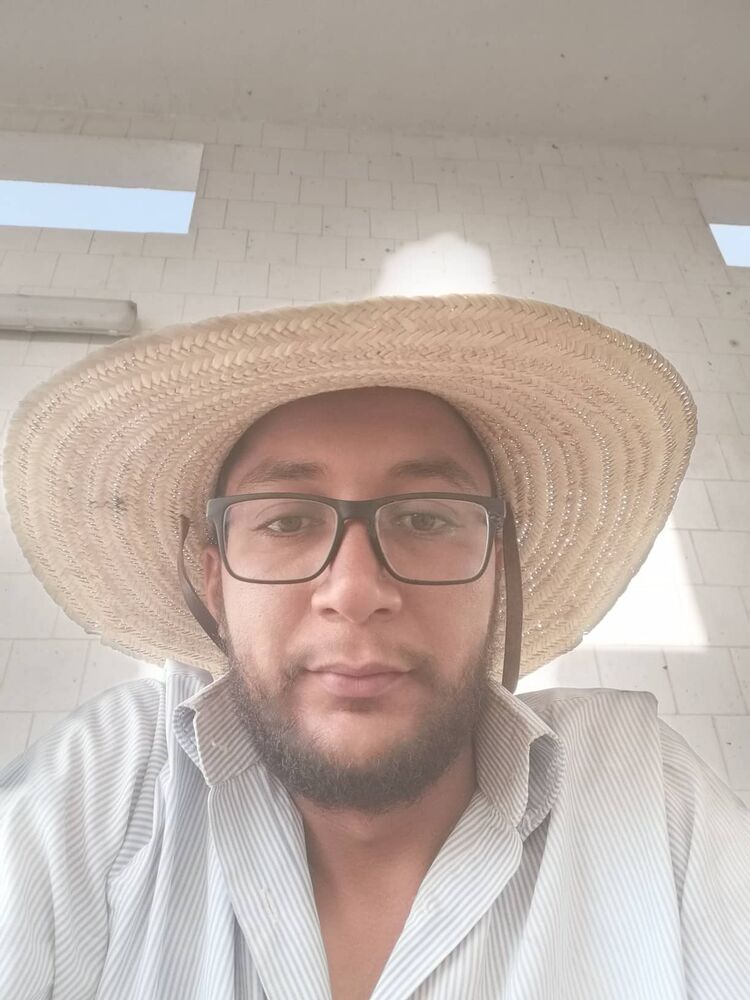  39607996  Moez mannoub, 33 ,    Tunis