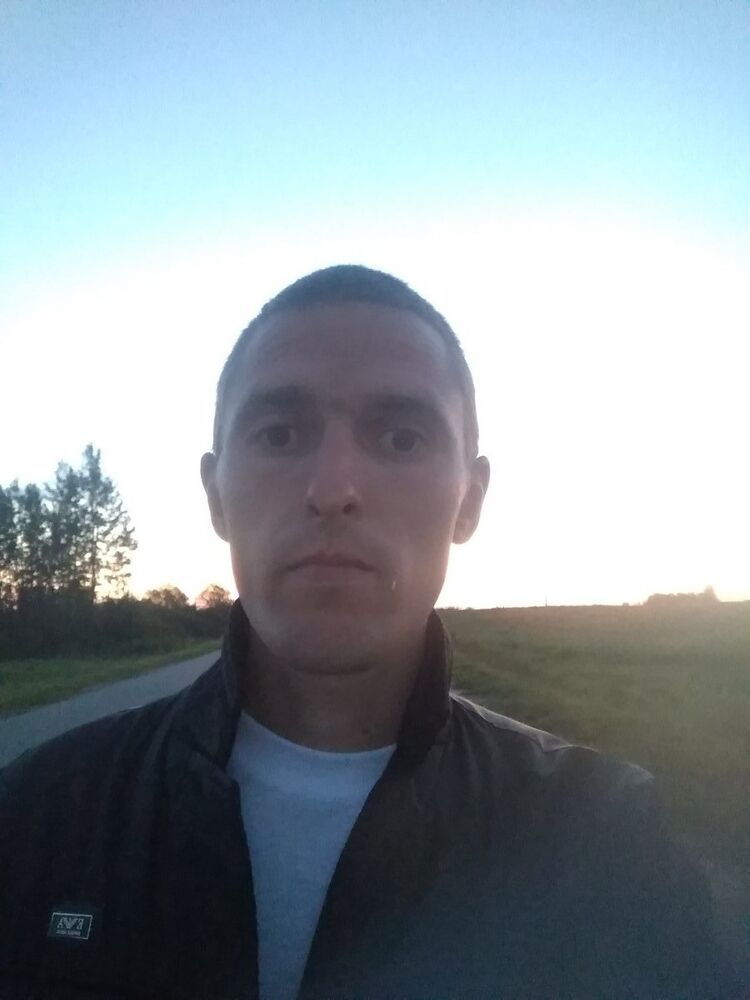  10340376  Sergej, 40 ,    