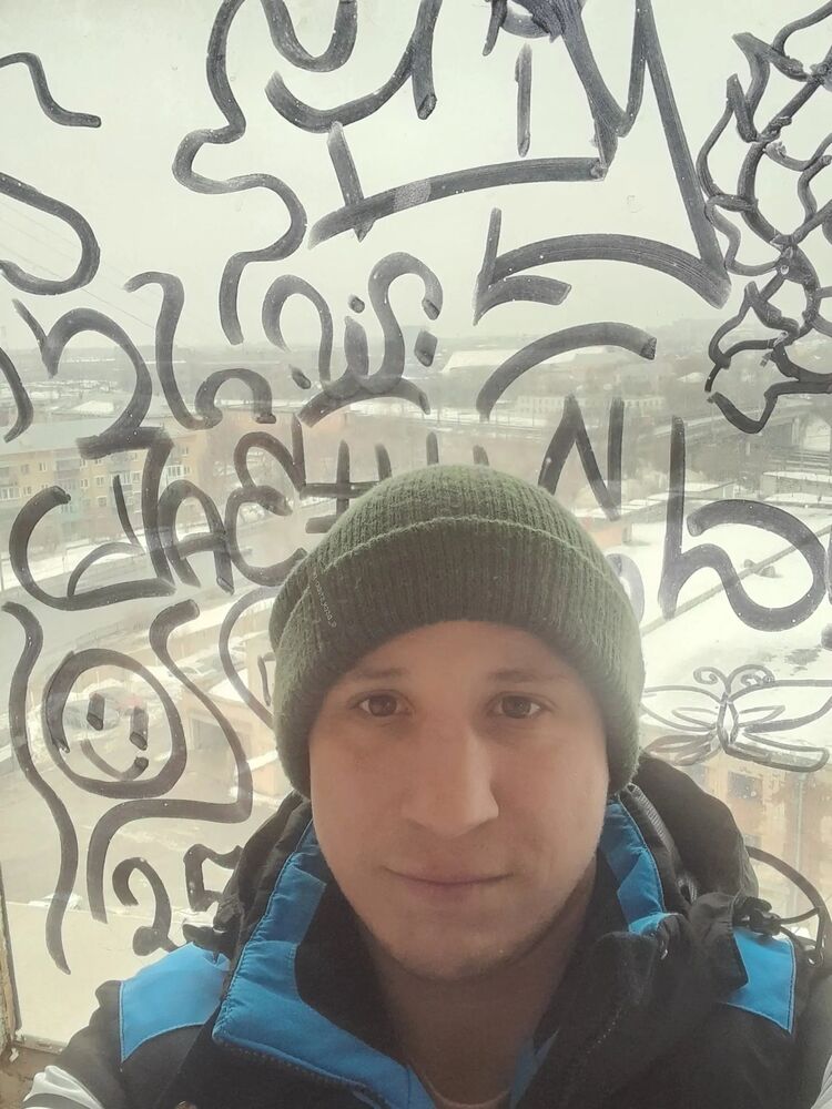  ,   Konstantin, 34 ,   ,   