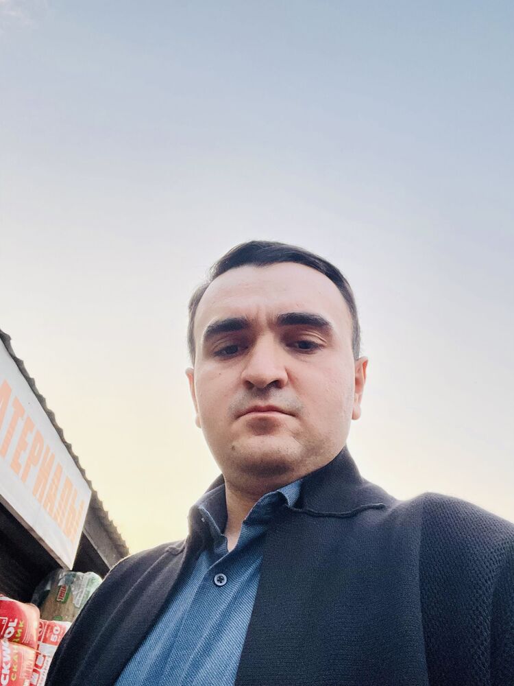  28428616  John, 30 ,    -