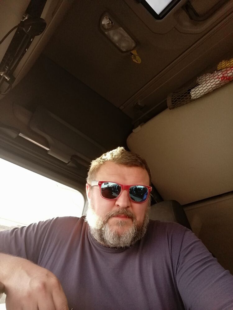 28948016  , 49 ,    -