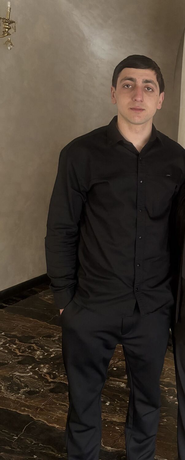  51848366  Valerik, 25 ,    -