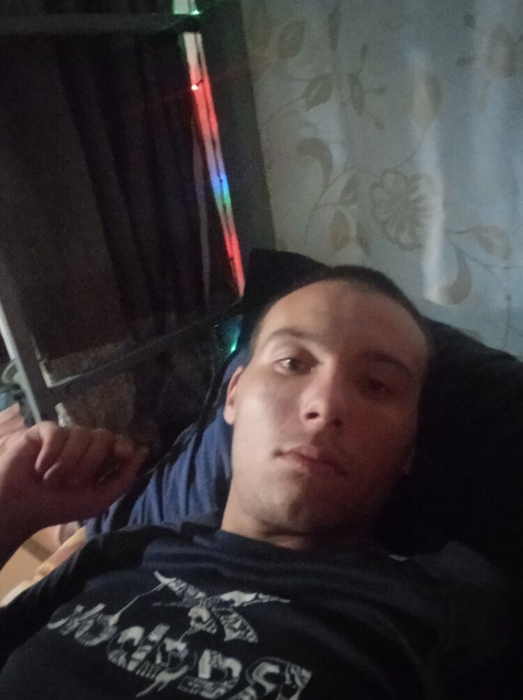  45416216  Cristian, 34 ,    