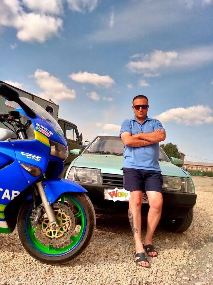  47229216  Mikhail, 42 ,    